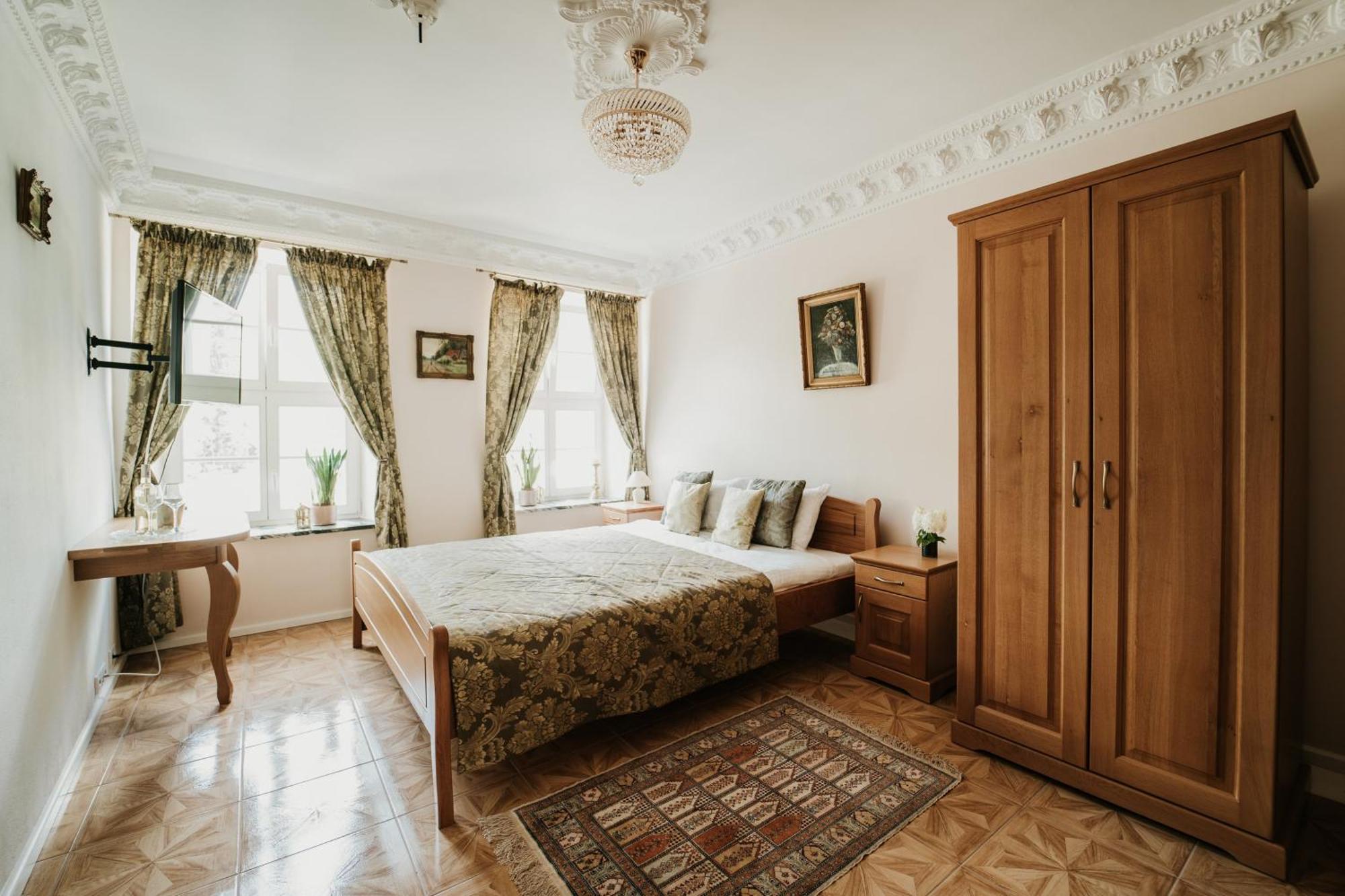 Palac Bogaczow - Noclegi - Restauracja - Przyjecia Экстерьер фото
